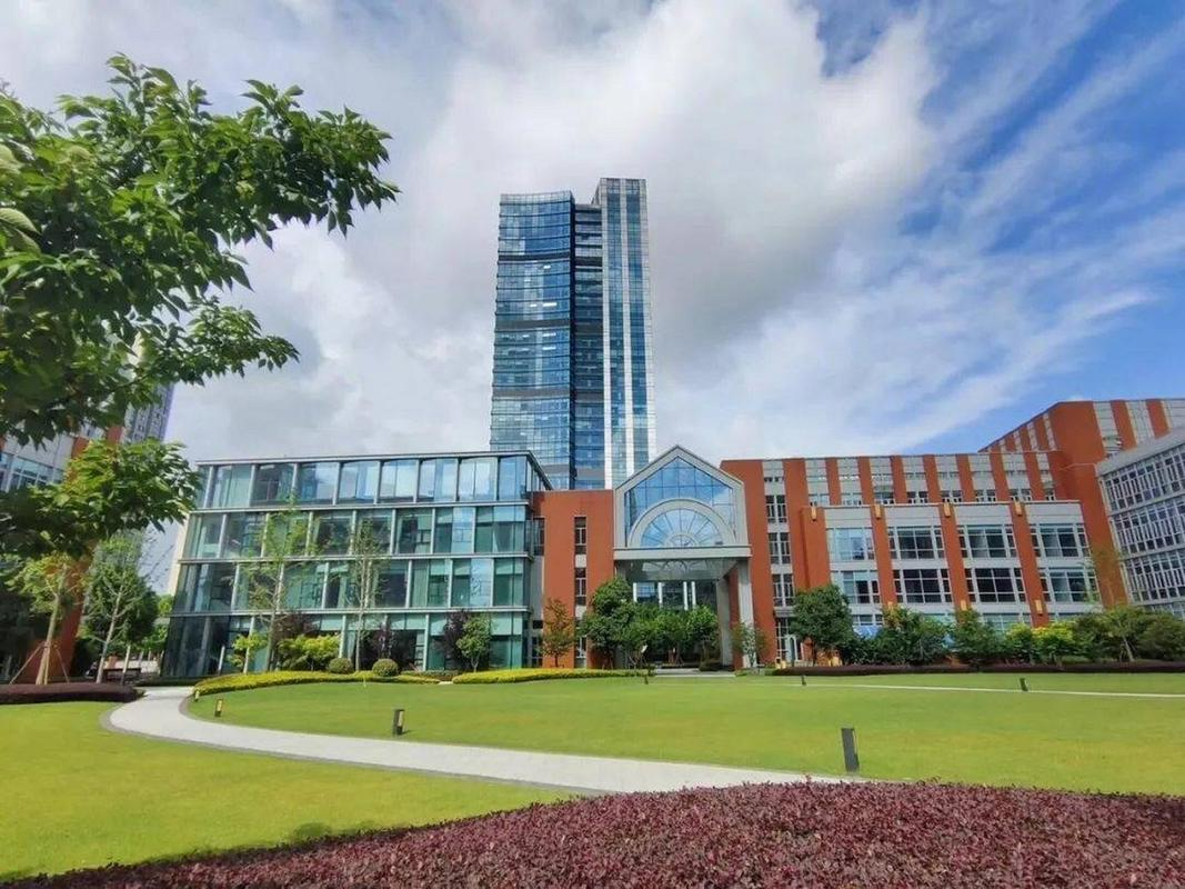 圣华紫竹学院校园实景